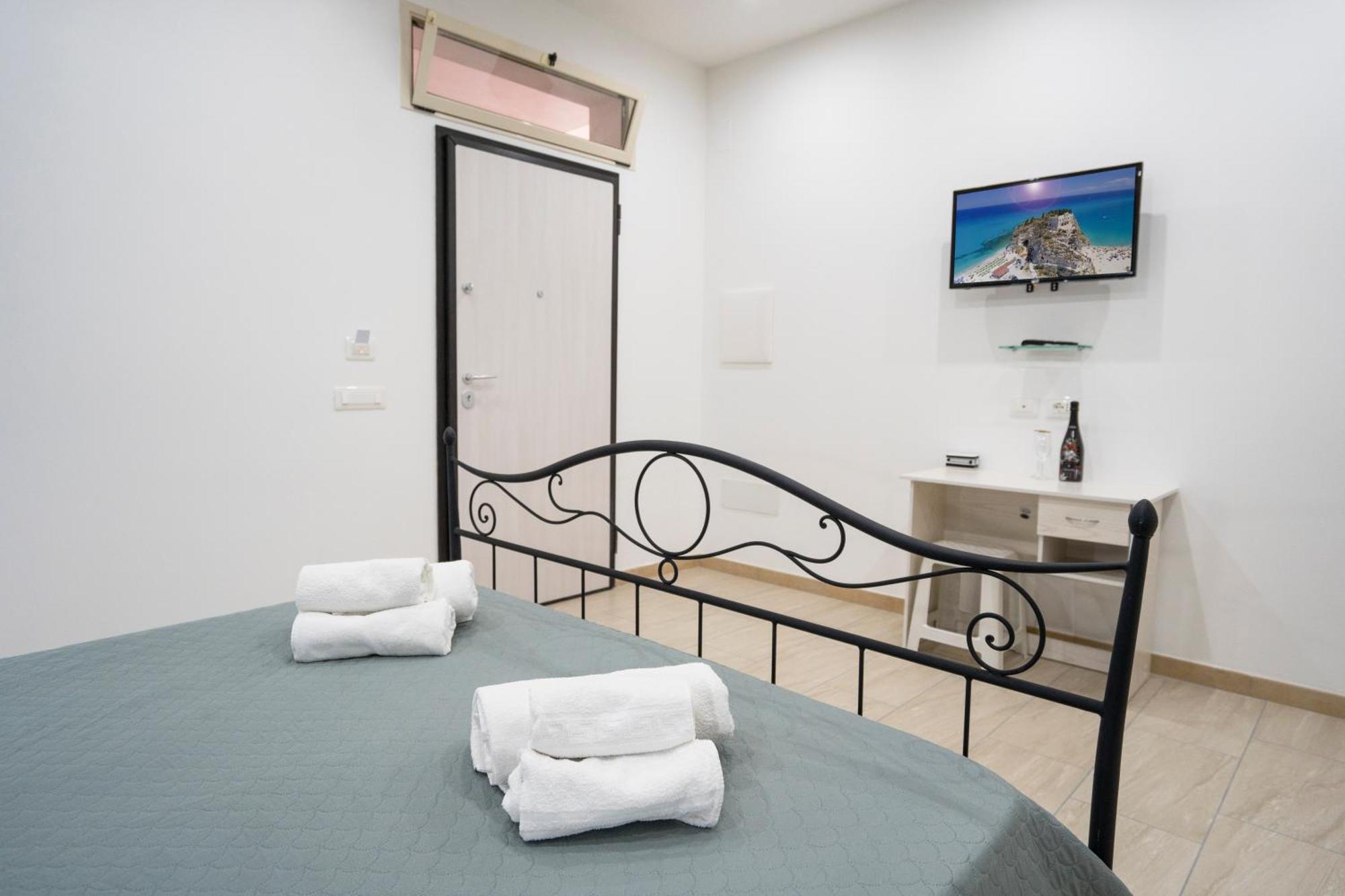 Saverio'S Apartment Tropea Exterior photo