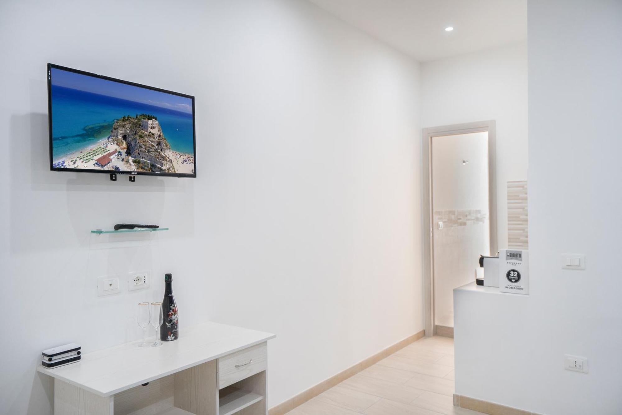 Saverio'S Apartment Tropea Exterior photo